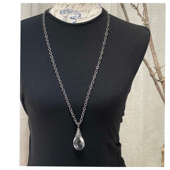 HANDCRAFTED Soldered Clear Crystal Tear Drop Pendant on Gunmetal Chain - Picture 9 of 10